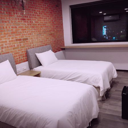 Neutral Inn Zhonghe  Bagian luar foto